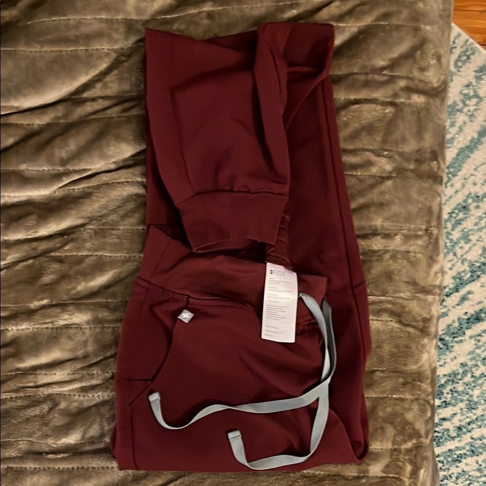 Figs Women's Scrub Pants in Burgundy